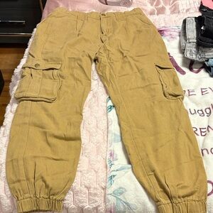women’s Tan Cargo Pants